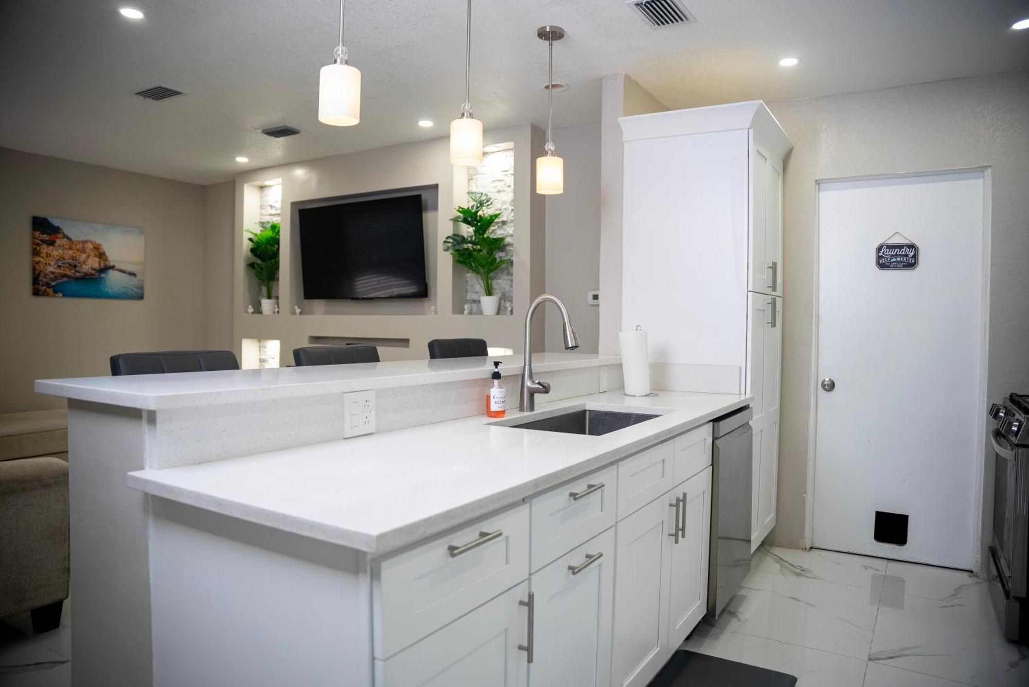 Stunning Modern Home In Tampa With Pool - Just 5 Minutes From Airport! Zewnętrze zdjęcie