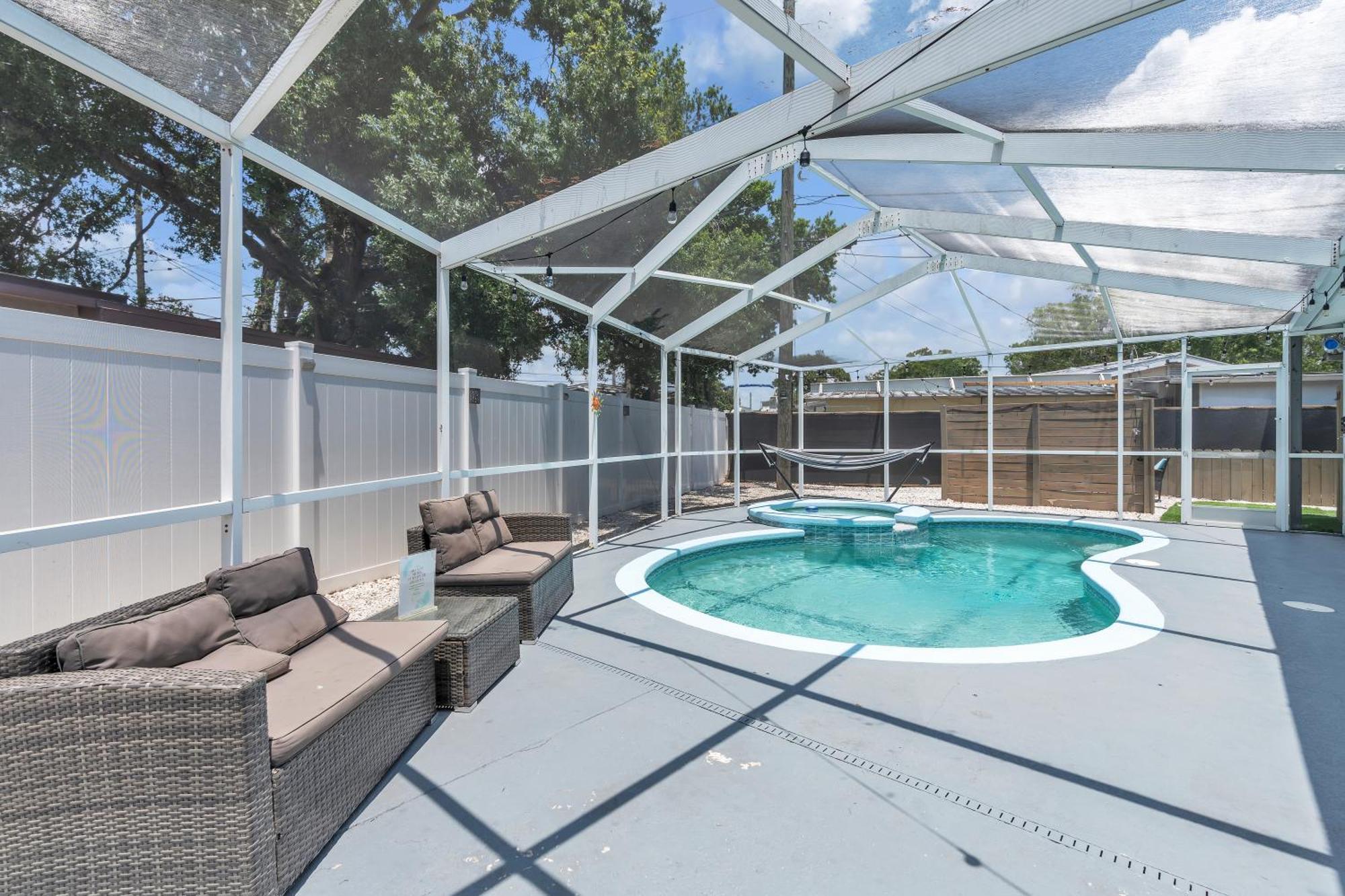 Stunning Modern Home In Tampa With Pool - Just 5 Minutes From Airport! Zewnętrze zdjęcie